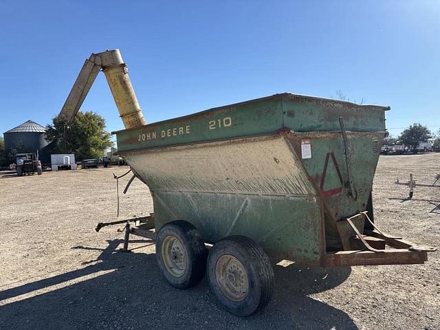 Image of John Deere 210 equipment image 3