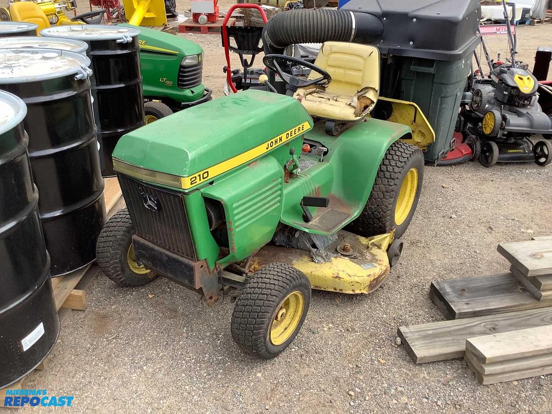 Image of John Deere 210 Primary image