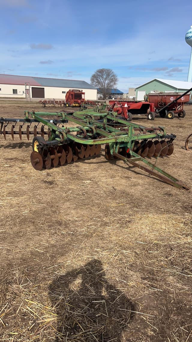 Image of John Deere 210 equipment image 2