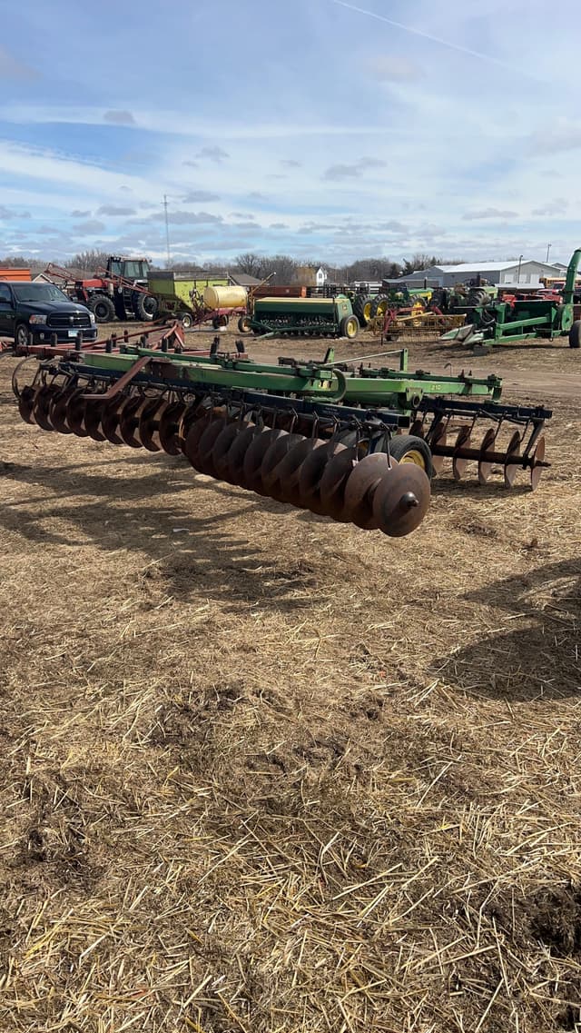 Image of John Deere 210 equipment image 3