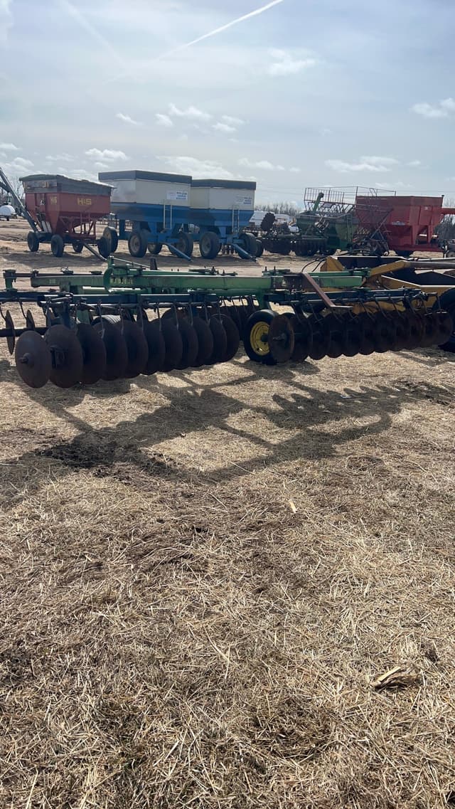 Image of John Deere 210 equipment image 4