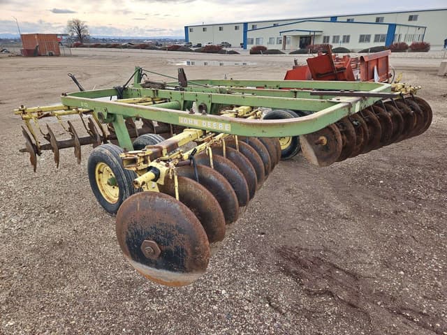 Image of John Deere 210 equipment image 2