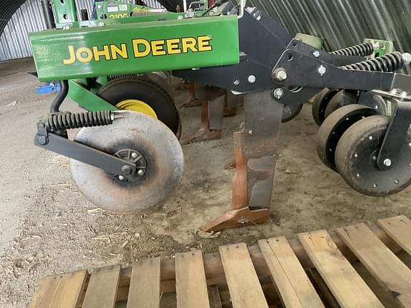 Image of John Deere 2100 equipment image 3