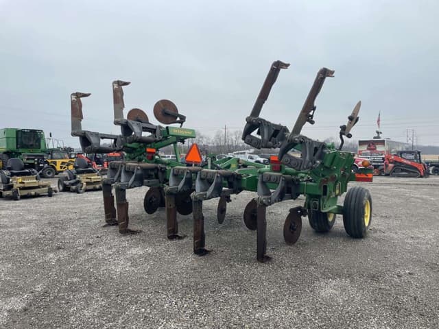 Image of John Deere 2100 equipment image 3