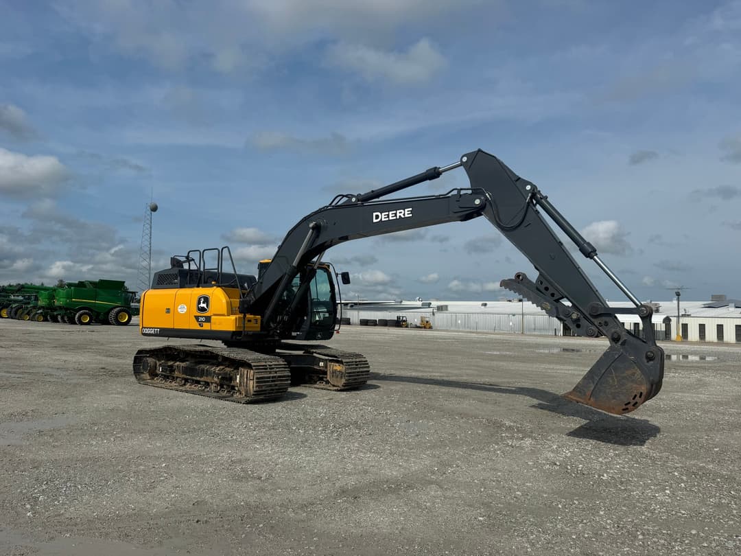 Image of John Deere 210P Primary image