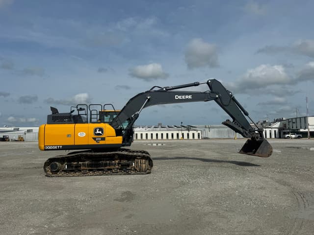 Image of John Deere 210P equipment image 2