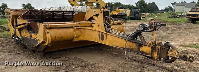Image of John Deere 2112C equipment image 2