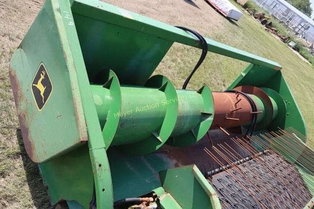 Image of John Deere 212 equipment image 3