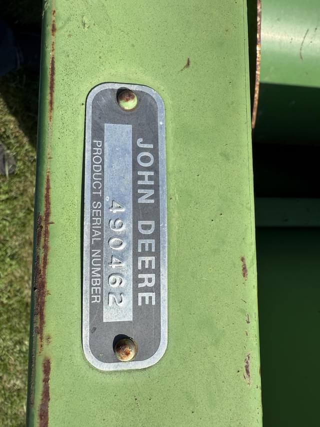 Image of John Deere 212 equipment image 1