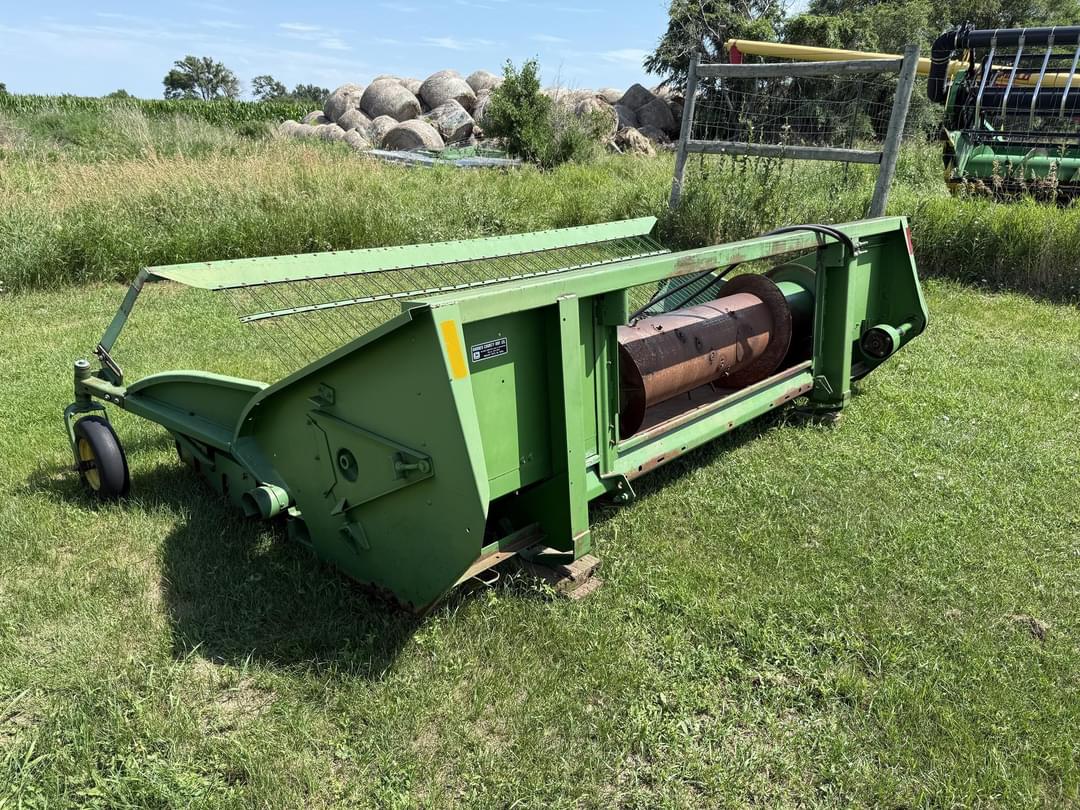 Image of John Deere 212 Primary image