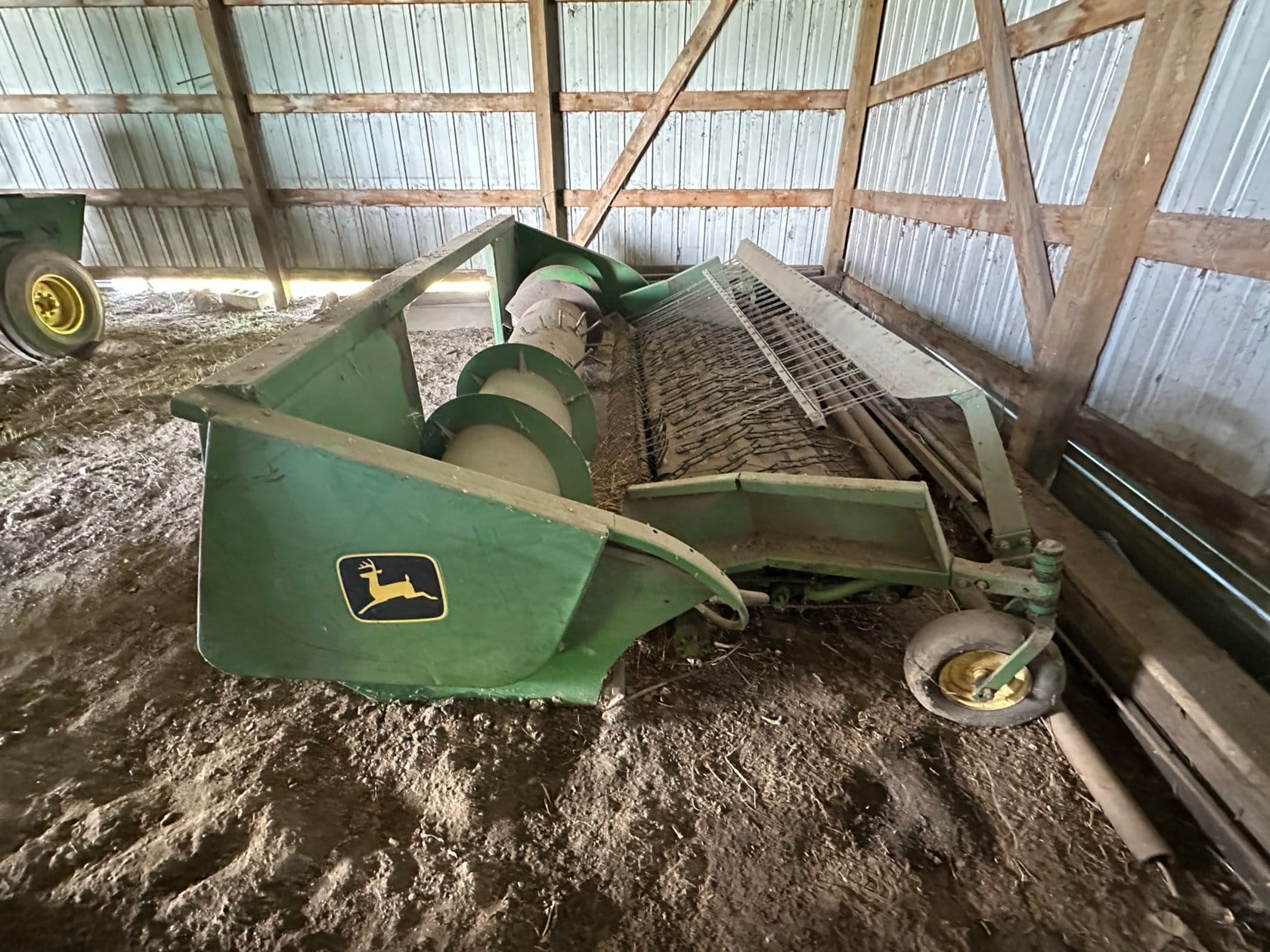John Deere 212 Equipment Image0