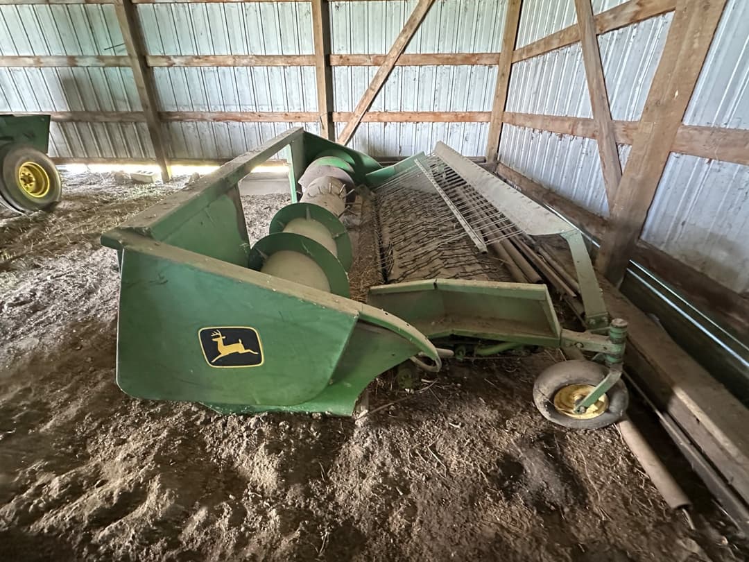 Image of John Deere 212 Primary image