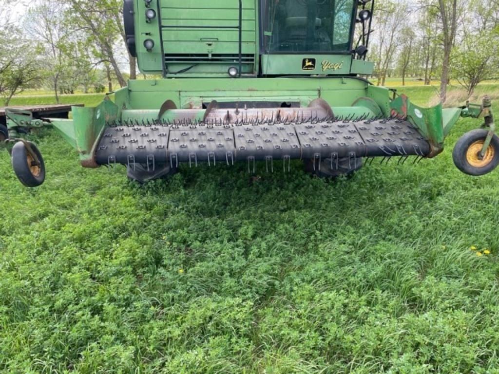 Image of John Deere 212 Primary image