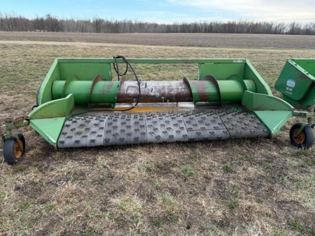 Image of John Deere 212 Primary image