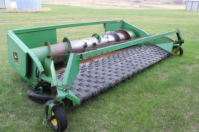Image of John Deere 212 equipment image 1