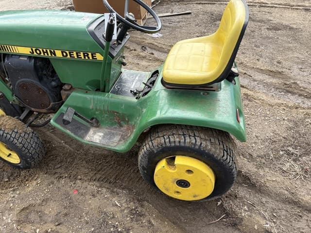 Image of John Deere 212 equipment image 4