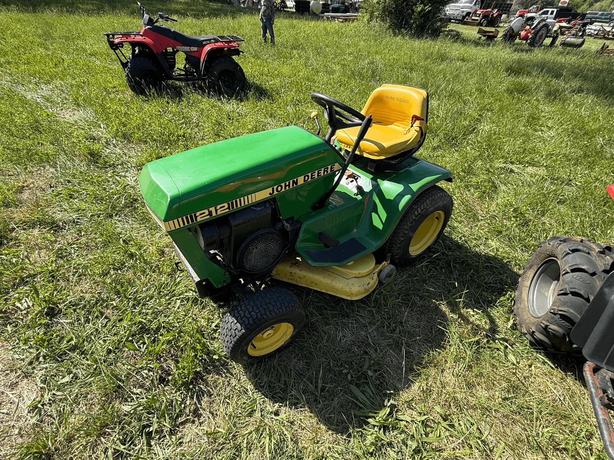 John Deere 212 Equipment Image0