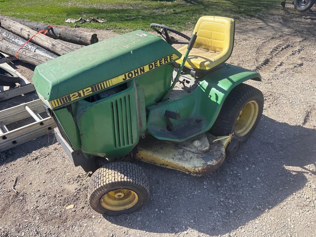 Image of John Deere 212 Primary image