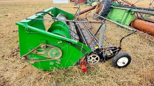 Image of John Deere 212 equipment image 3