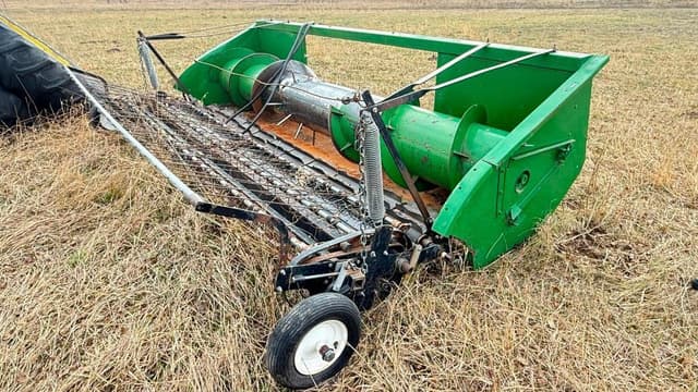 Image of John Deere 212 equipment image 1