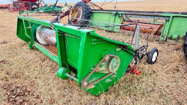 Image of John Deere 212 equipment image 4