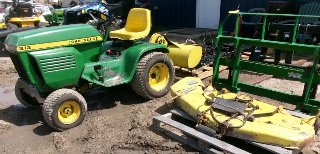 Image of John Deere 212 Primary image