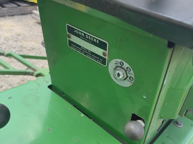 Image of John Deere 212 equipment image 4