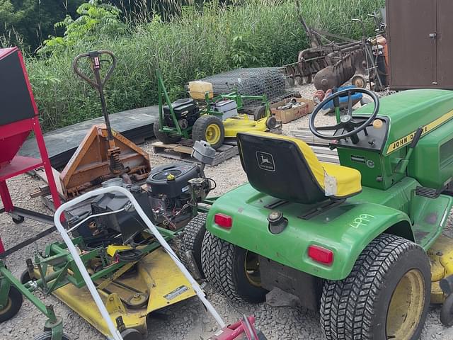 Image of John Deere 212 equipment image 2