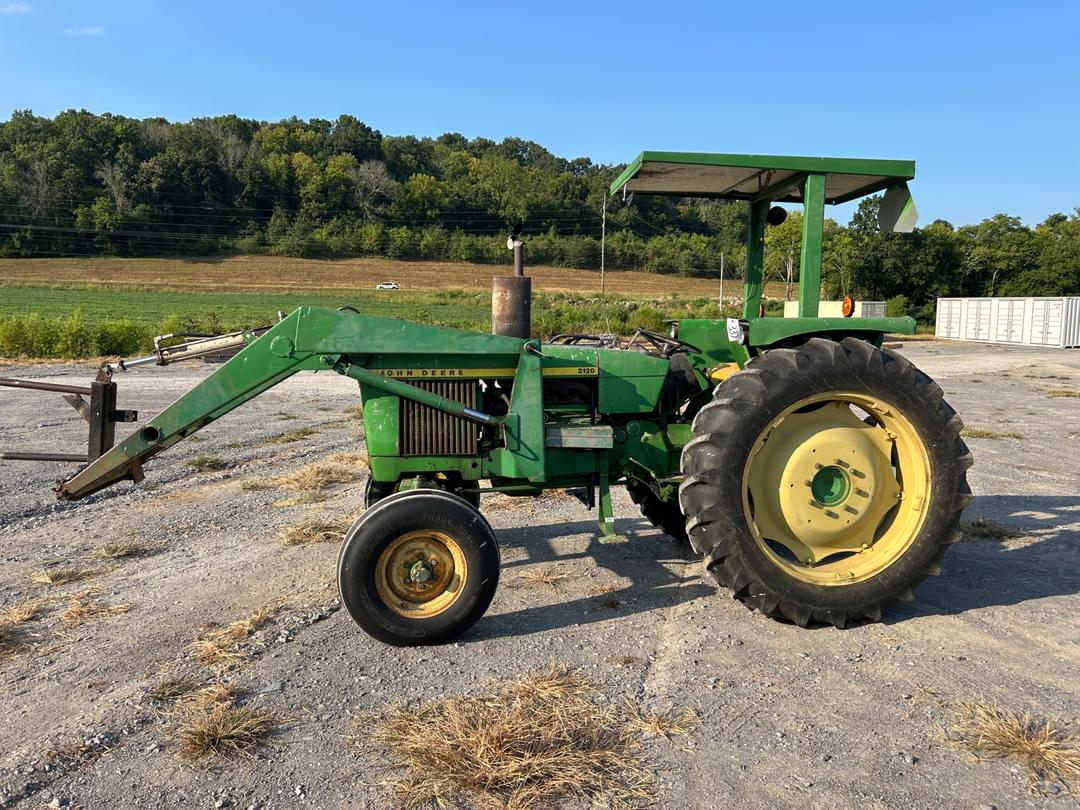 Image of John Deere 2120 Primary image
