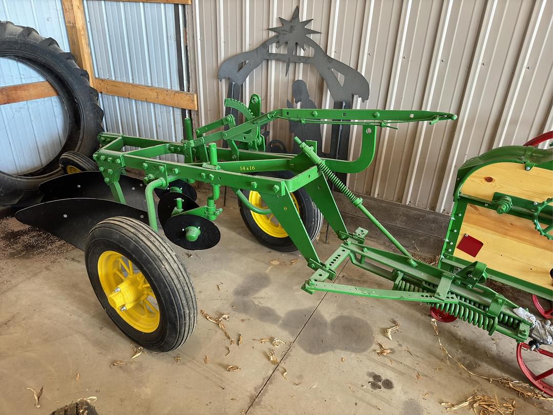 Image of John Deere 214 Image 0