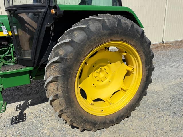 Image of John Deere 2140 equipment image 1