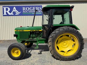 John Deere 2140 Image