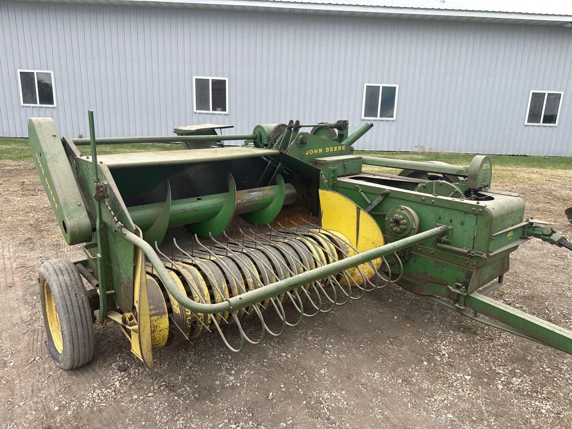 John Deere 214T Equipment Image0