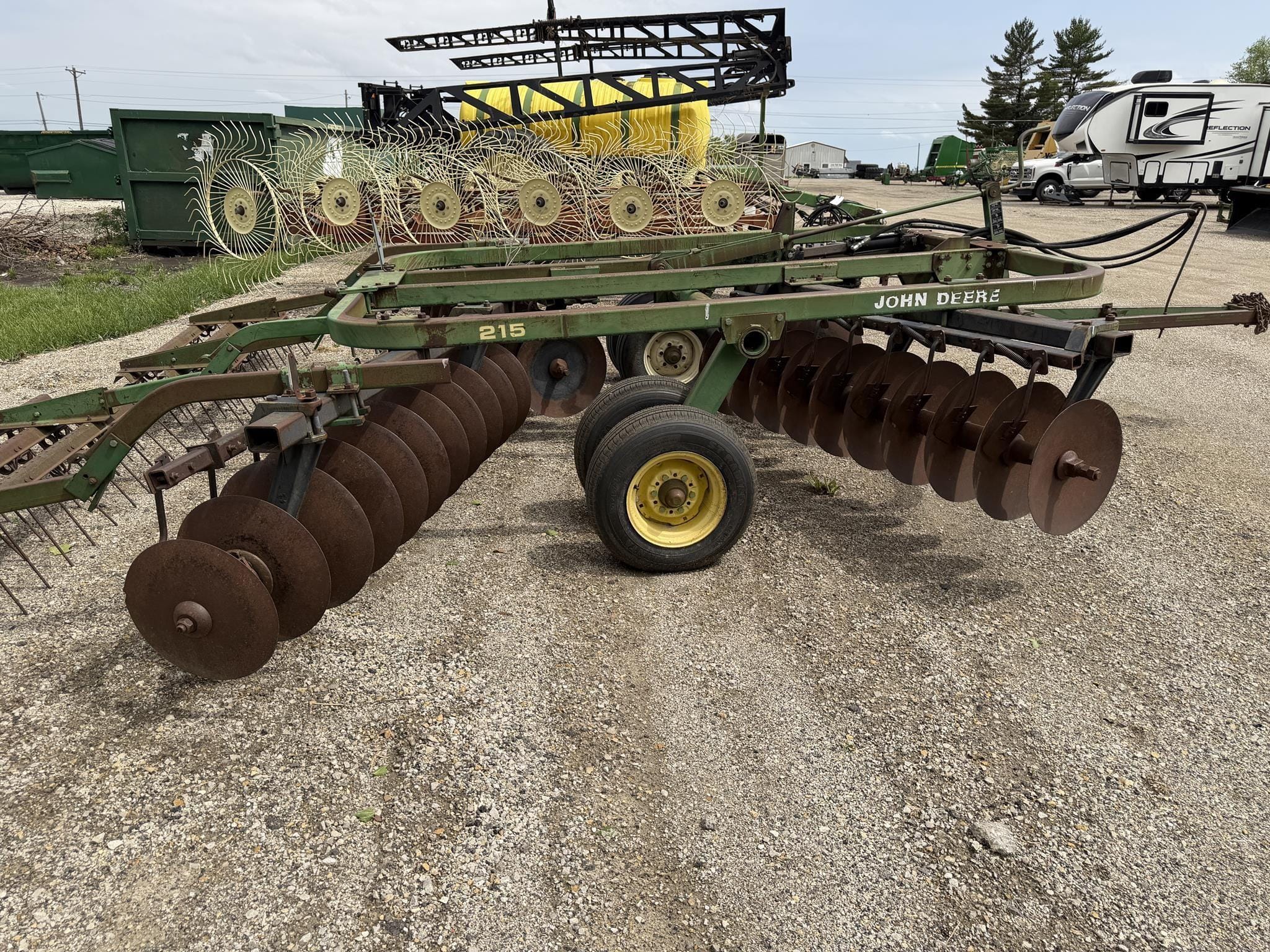 John Deere 215 Equipment Image0