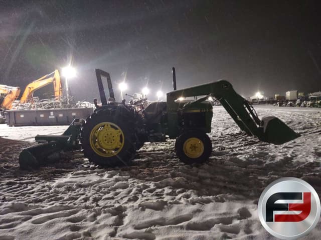 Image of John Deere 2155 equipment image 3