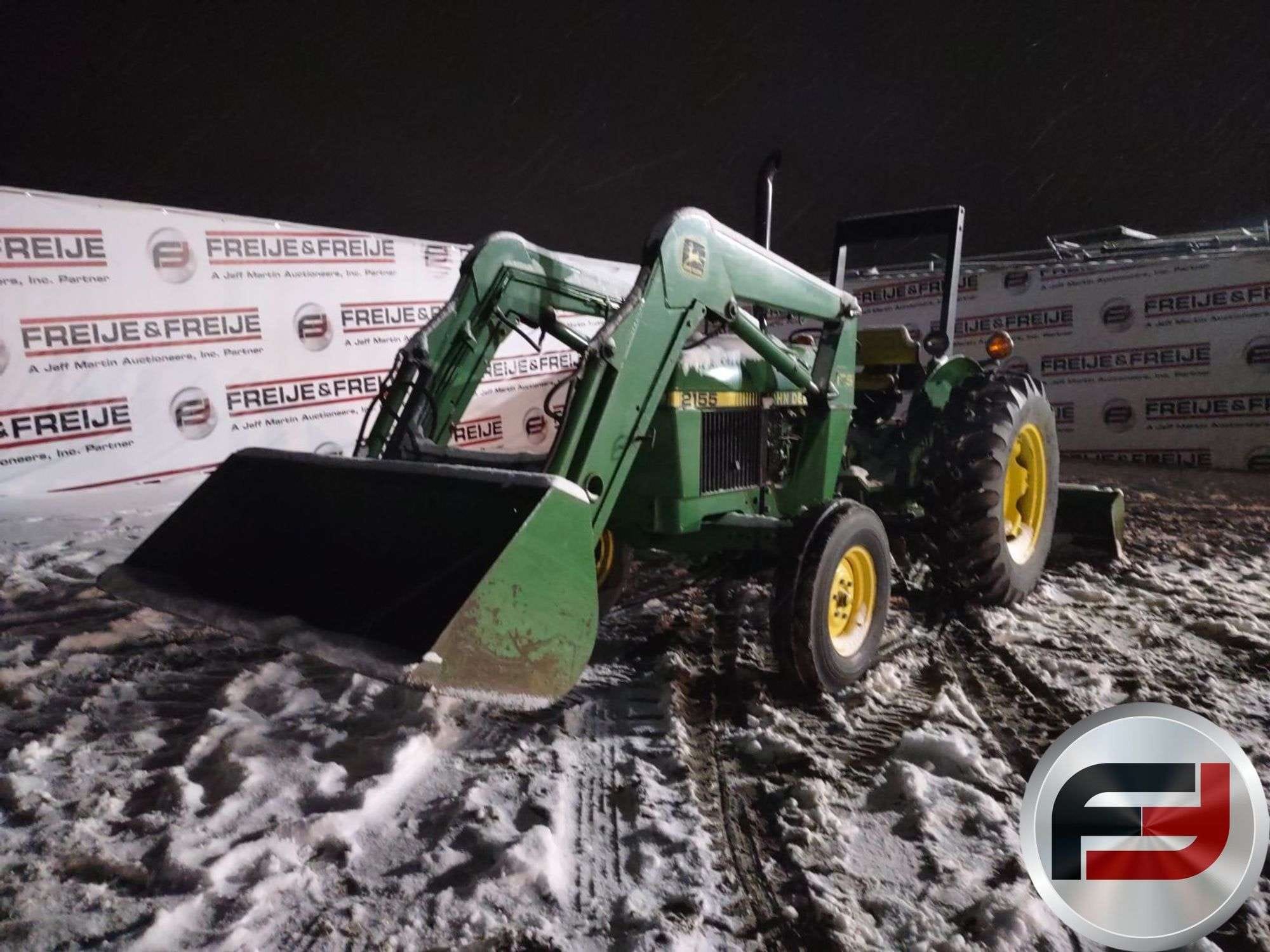 John Deere 2155 Equipment Image0