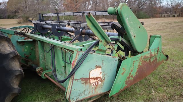 Image of John Deere 216 equipment image 2