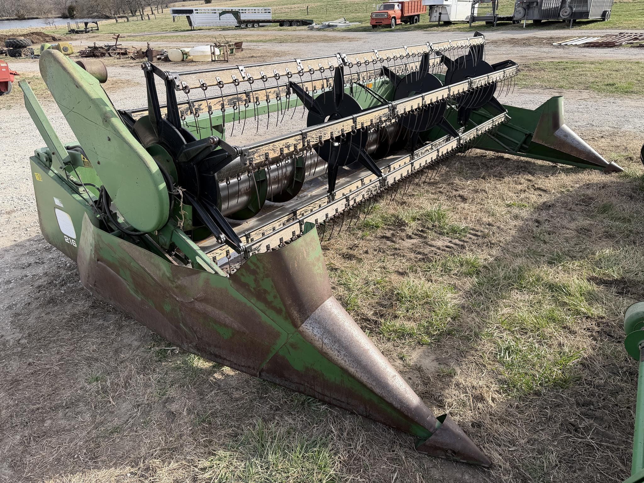 John Deere 216 Equipment Image0