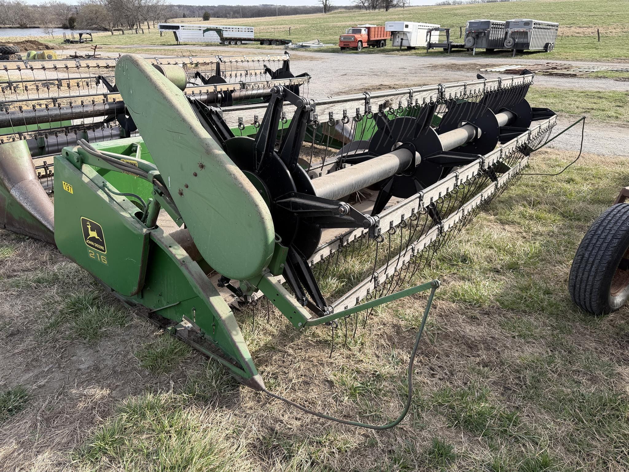 John Deere 216 Equipment Image0