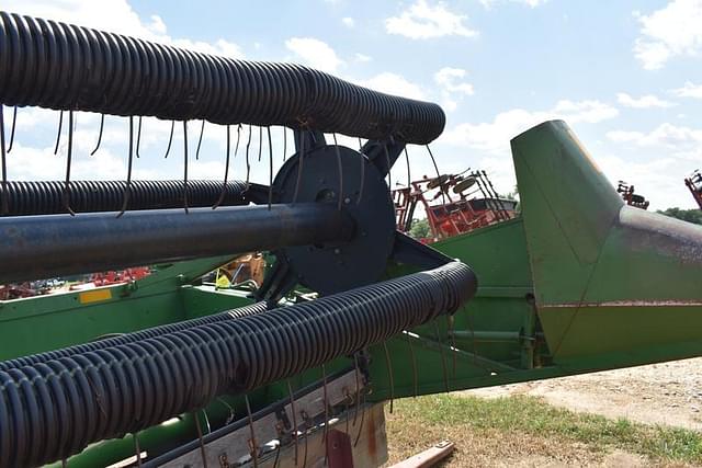Image of John Deere 216 equipment image 2