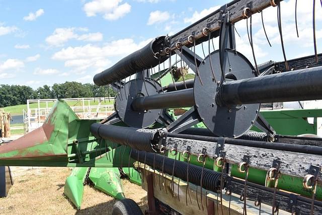Image of John Deere 216 equipment image 3