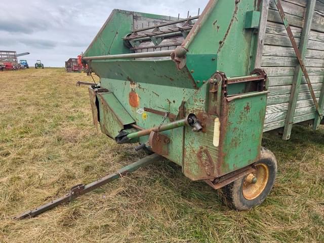 Image of John Deere 216 equipment image 1