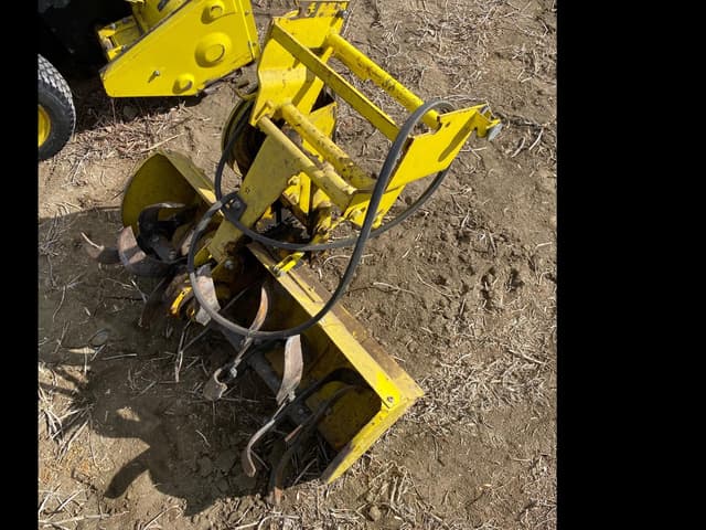 Image of John Deere 216 equipment image 1