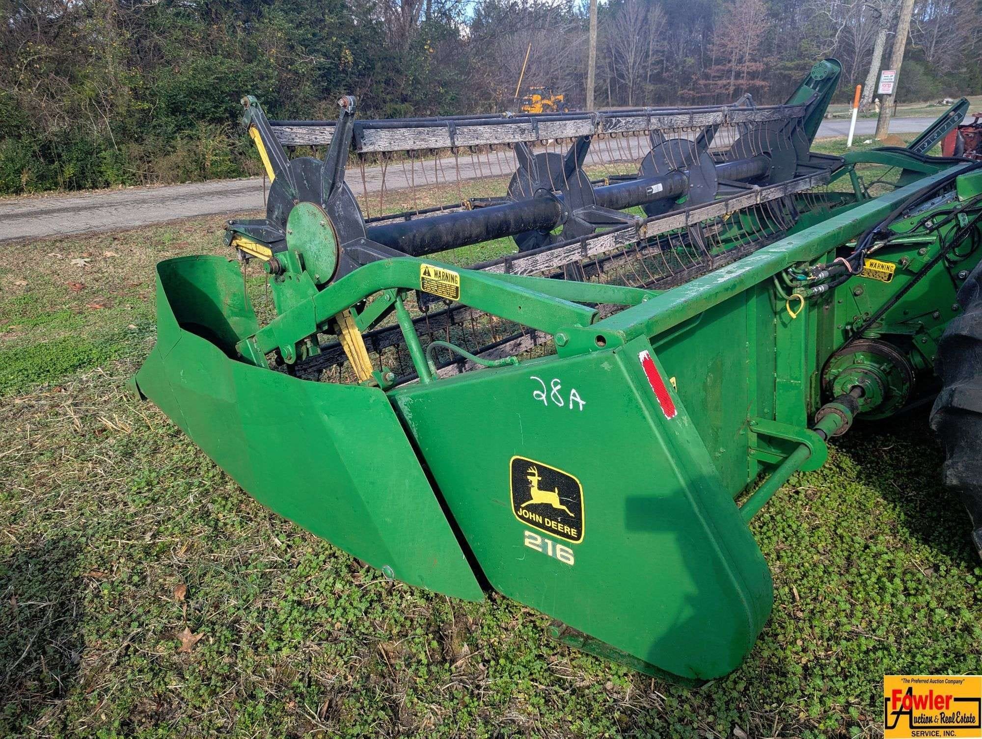 John Deere 216 Equipment Image0