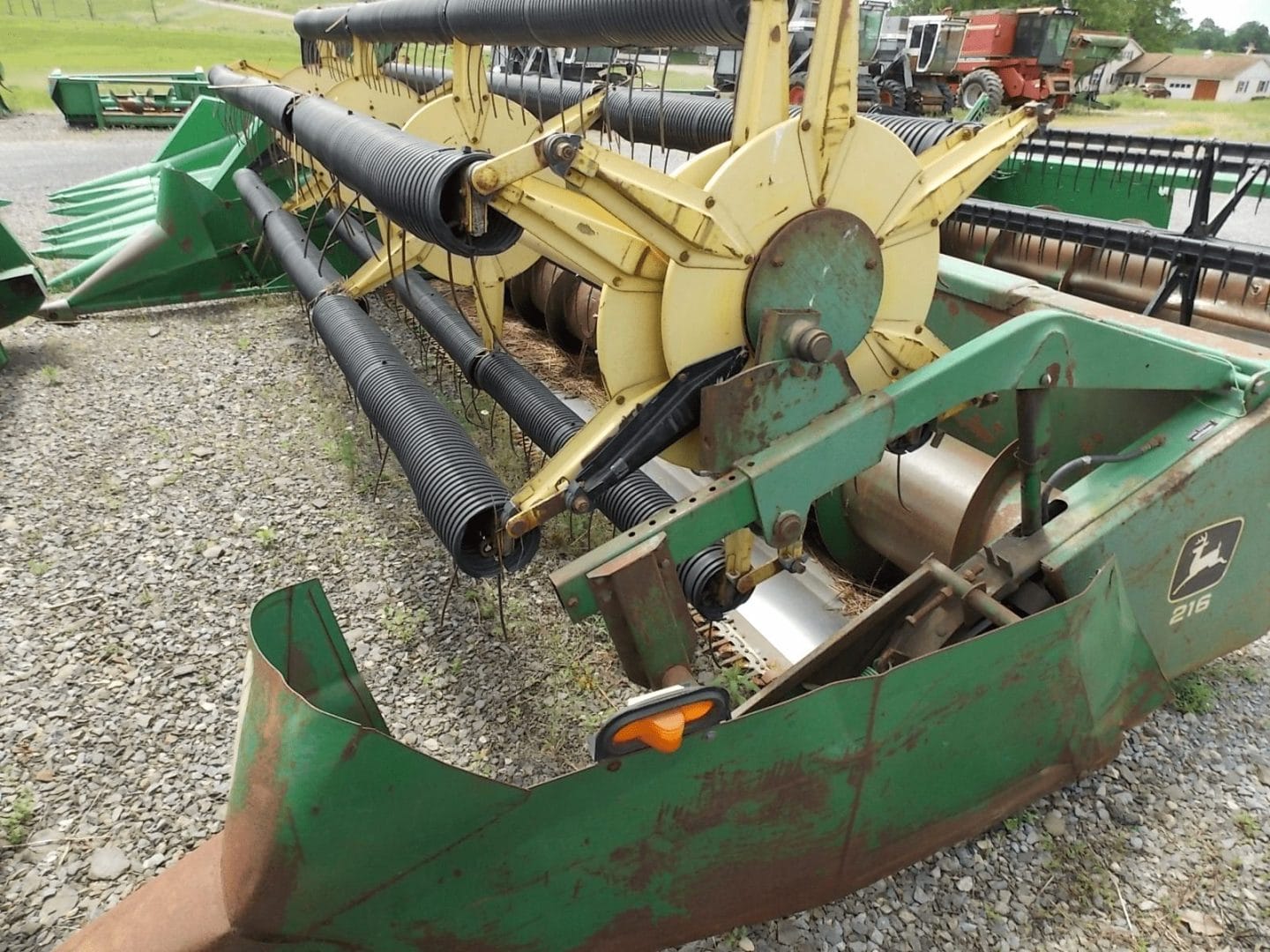 John Deere 216 Equipment Image0