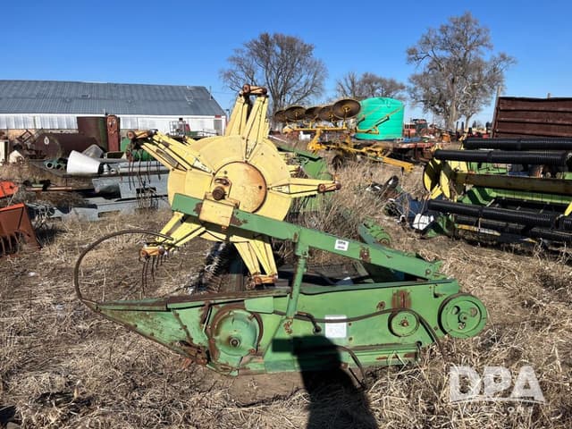 Image of John Deere 216 equipment image 2