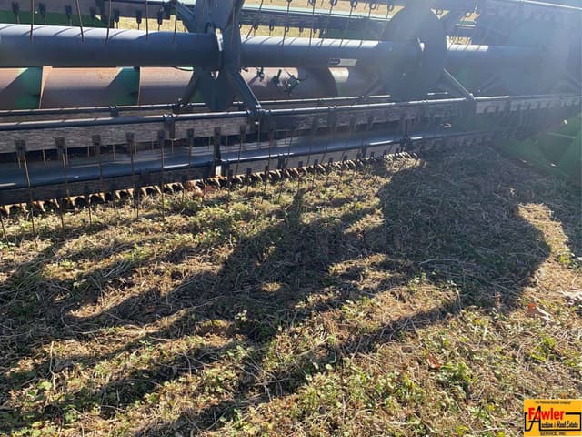 Image of John Deere 216 equipment image 1