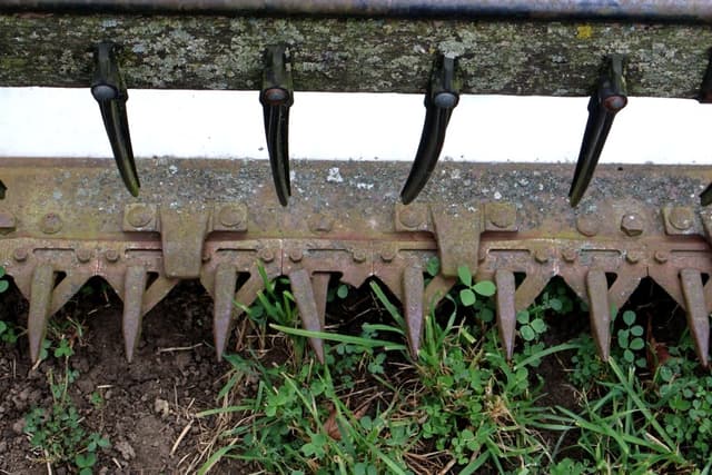 Image of John Deere 218 equipment image 4