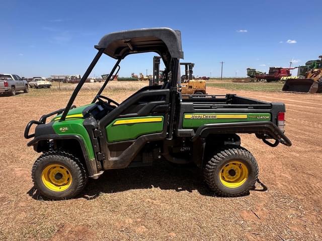 Image of John Deere Gator XUV 825i equipment image 1