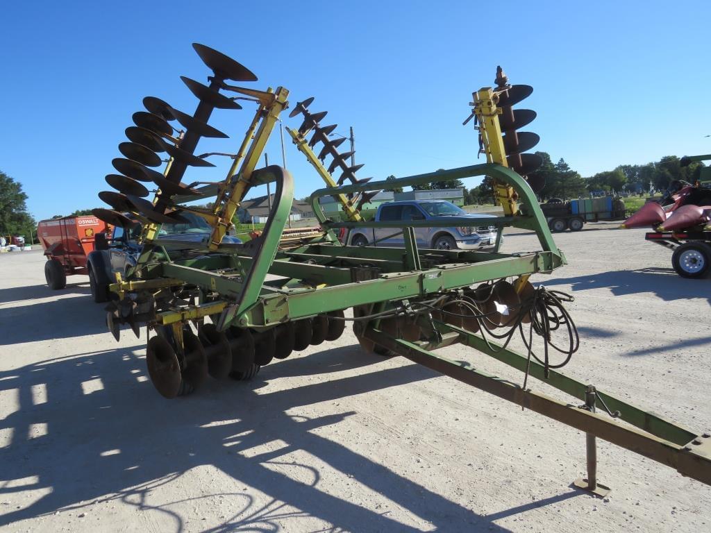 Image of John Deere 214 Primary image